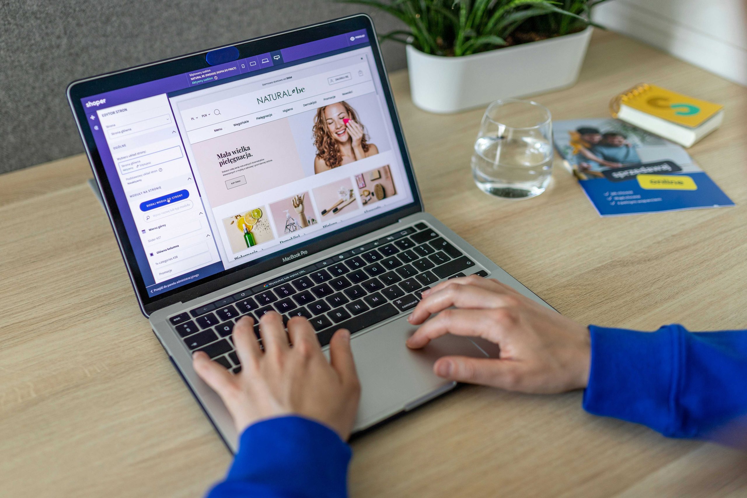 E-Commerce Stores